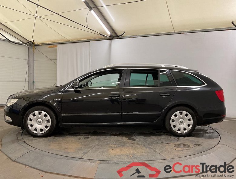 Skoda Superb Combi 1.6 TDI Xenon Navi Leather Klima PDC ... #4