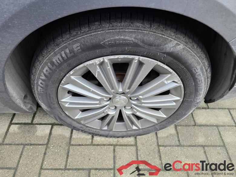 PEUGEOT 308 SW 1.2 PureTech Allure #2