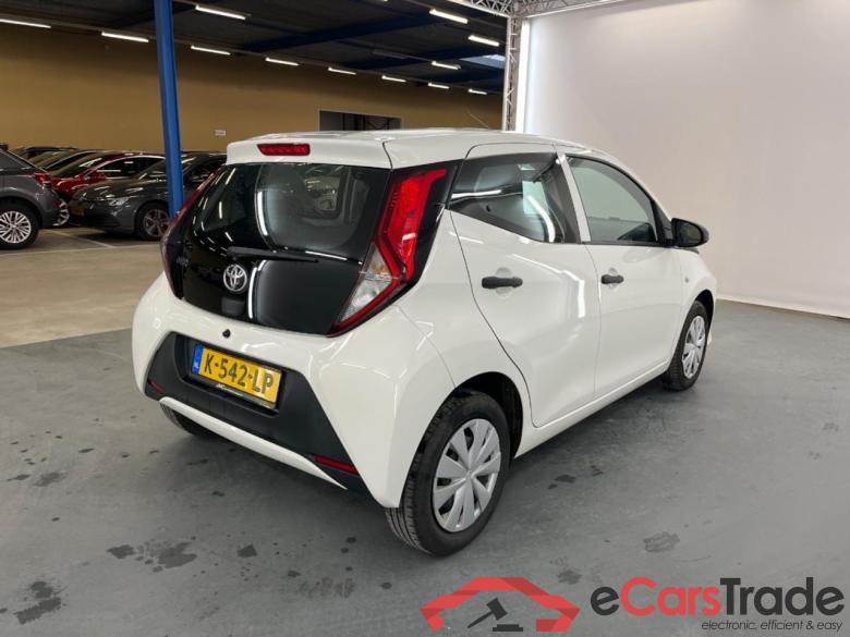 TOYOTA Aygo 1.0 VVT-i x-fun #4