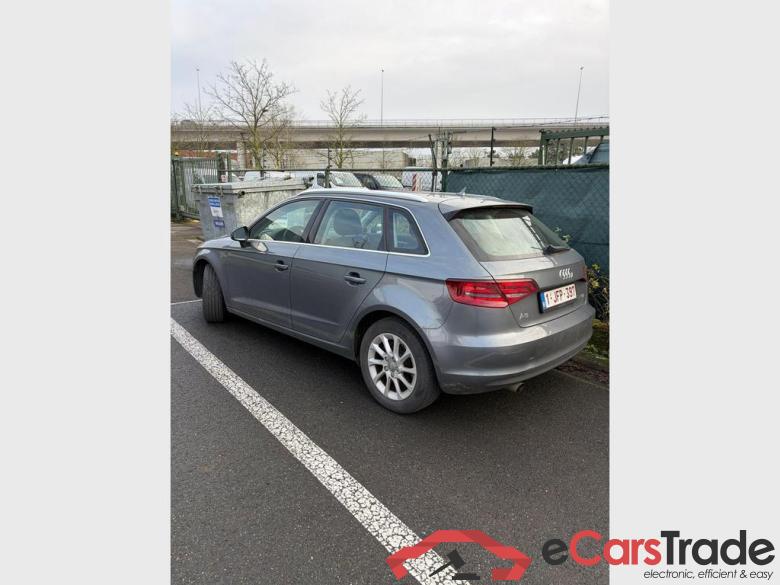 AUDI A3 Sportback Audi A3 Sportback Attraction 1.6 TDI  81(110) kW(ch) 6 vitesses #3