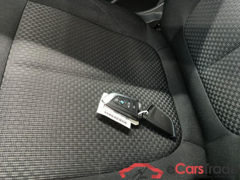 BMW 1 HATCH DIESEL - 2019 118 dA 150hp (EU6AP) 5d #4