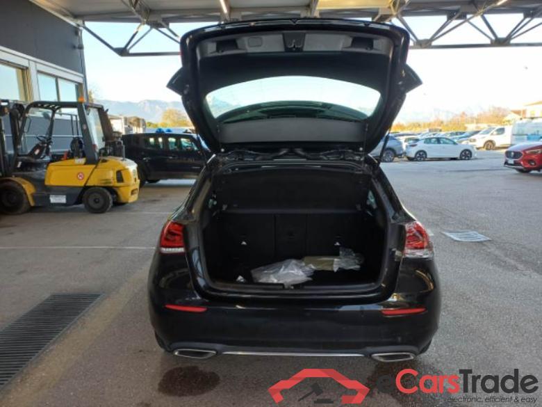 MERCEDES-BENZ CLASSE A / 2018 / 5P / BERLINA A 180 D AUTOMATIC SPORT #5