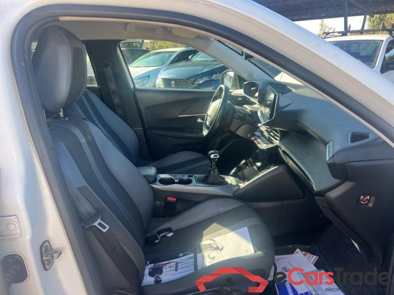 PEUGEOT 2008 / 2019 / 5P / todoterreno Allure BlueHDI 100 S&S BVM6 (CX) #6