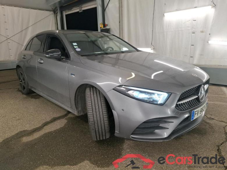 MERCEDES-BENZ Classe A Compact / 2018 / 5P / Berline A 250 e AMG Line 8G-DCT #4