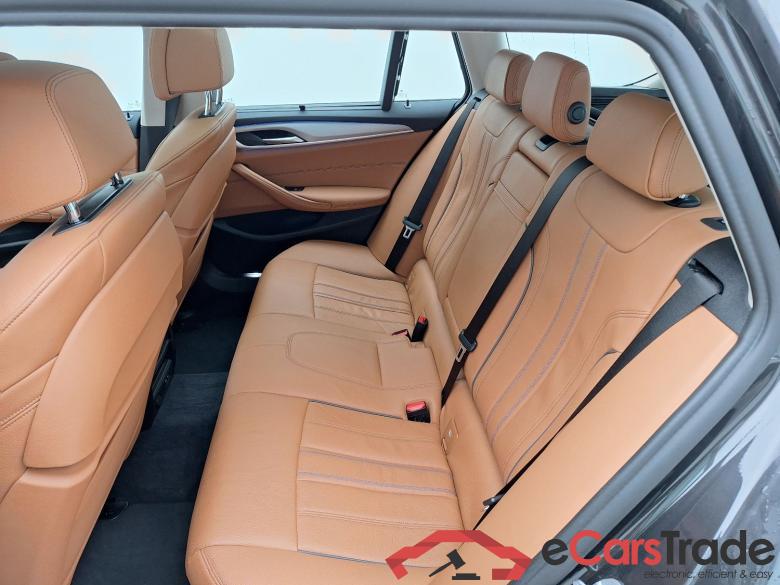 BMW, 5-ser To FL'20 PHEV, BMW 5 Reeks Touring 530e Auto 5d #4