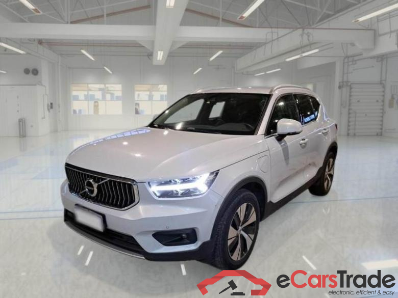 VOLVO XC40 / 2017 / 5P / SUV T4 PLUG-IN HYBRID AUTO RECH INSCRIP EXPR