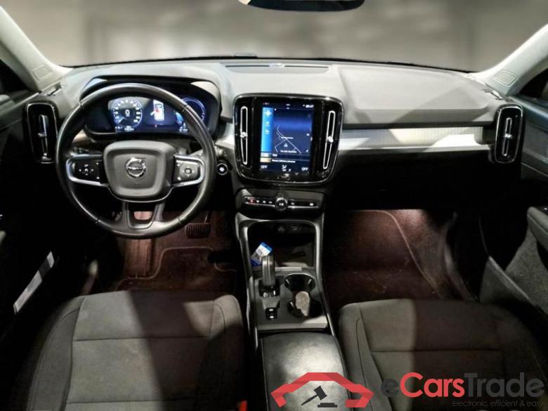 VOLVO XC40 / 2017 / 5P / SUV T4 PLUG-IN HYBRID AUTO RECH INSCRIP EXPR #3
