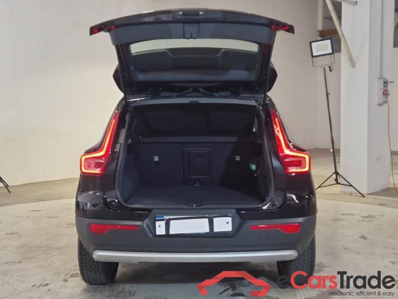 VOLVO XC40 / 2017 / 5P / SUV T2 MOMENTUM #5