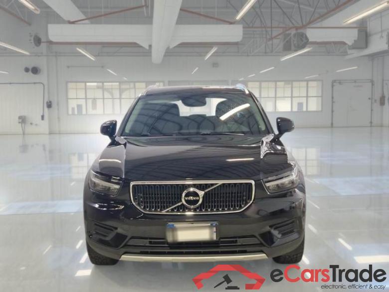 VOLVO XC40 / 2017 / 5P / SUV T2 MOMENTUM #6