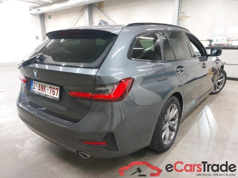 BMW - BMW 3 TOURING 318dA 136PK Sport Pack Business With Heated Seats & Harman Kardon & Parking Assistant Pack #2