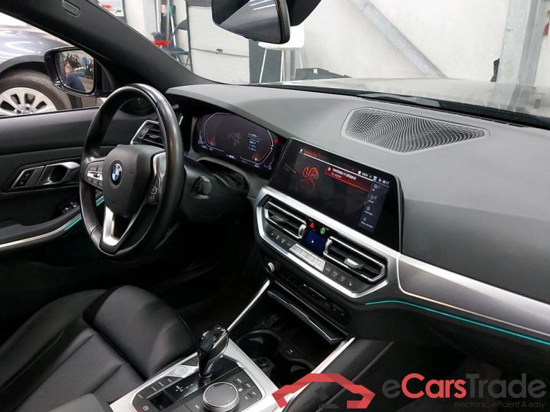 BMW - BMW 3 TOURING 318dA 136PK Sport Pack Business With Heated Seats & Harman Kardon & Parking Assistant Pack #3