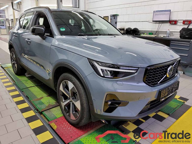 Volvo XC40 (2017->) DE - SUV5 B4 2WD EU6d, Plus Dark (EURO 6d), (Facelift) 2022 - 2024 #2