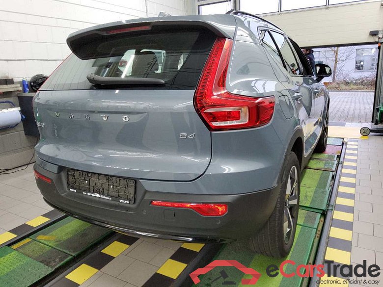 Volvo XC40 (2017->) DE - SUV5 B4 2WD EU6d, Plus Dark (EURO 6d), (Facelift) 2022 - 2024 #3