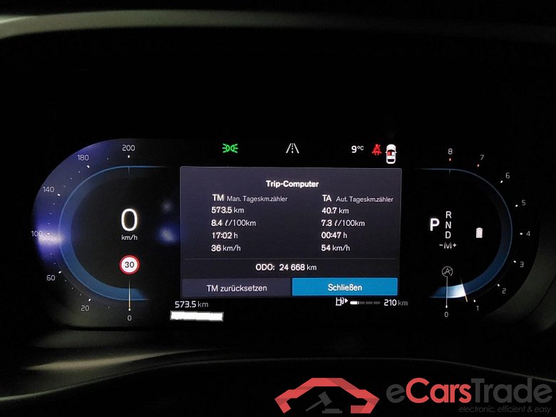 Volvo XC40 (2017->) DE - SUV5 B4 2WD EU6d, Plus Dark (EURO 6d), (Facelift) 2022 - 2024 #6