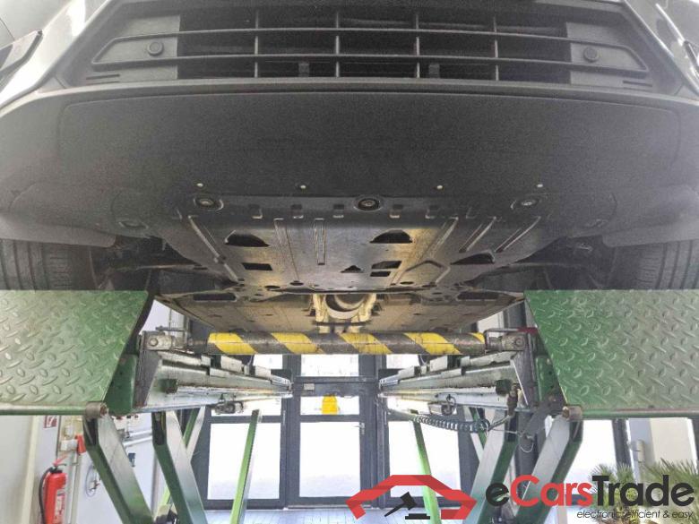 Volvo XC40 (2017->) DE - SUV5 B4 2WD EU6d, Plus Dark (EURO 6d), (Facelift) 2022 - 2024 #5