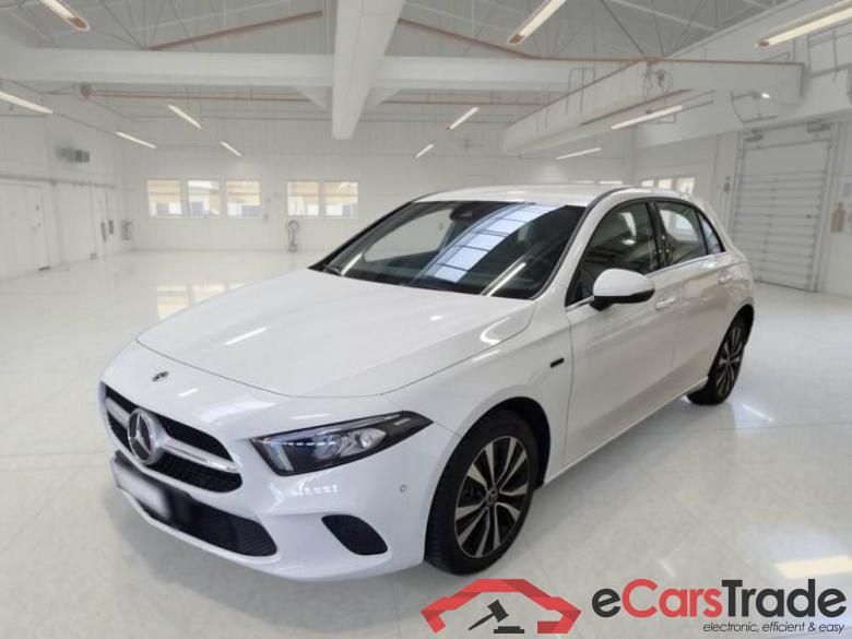 MERCEDES-BENZ CLASSE A / 2018 / 5P / BERLINA A 250 E EQ-POWER BUSINESS EXTRA #1