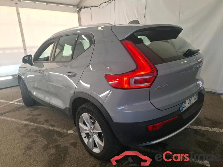 XC40 Momentum 2WD 2.0 B3 163 DCT 7 Black Edition #2