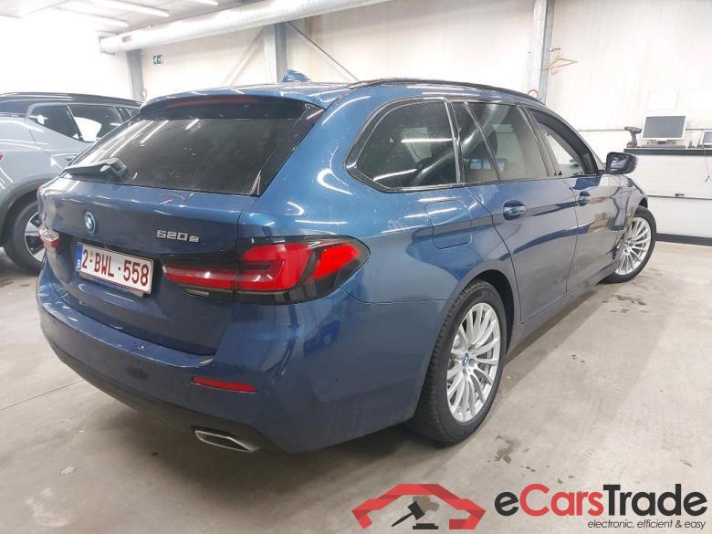 BMW - BMW 5 TOURING 520e 204PK Business Edition With Dakota Leather & Heated Steering Wheel & Parking Assisstant Pack  * HYBRID * #2