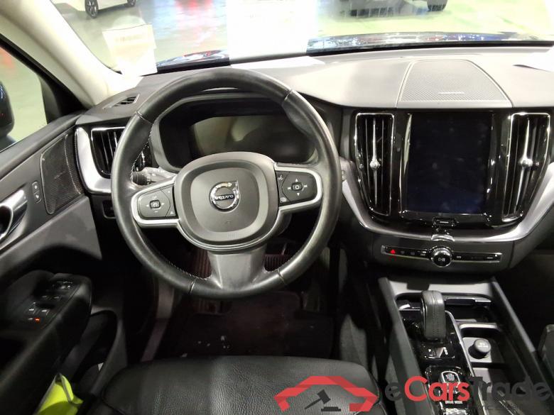 VOLVO XC60 - 2017 2.0 T8 TE AWD PHEV Momentum Pro Gear. STOCK #6