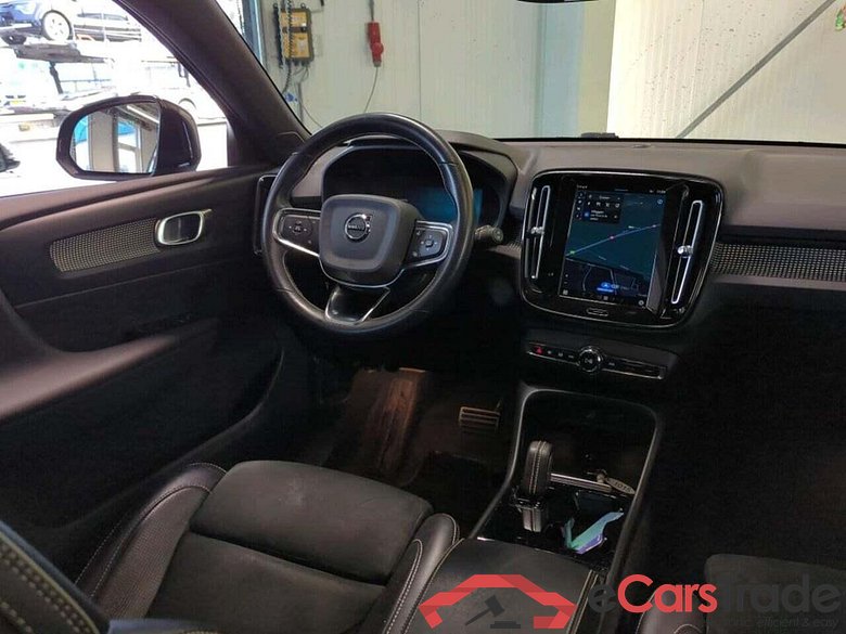 VOLVO XC40 Recharge P8 AWD RDes #3