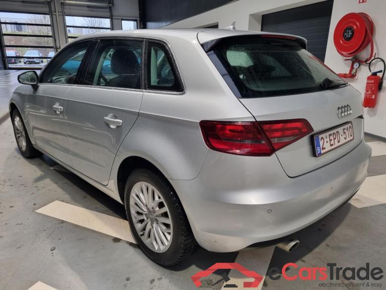 AUDI A3 Sportback Audi A3 Ambiente  Sportback 1.6 TDI   77(105) kW(ch) 6 vitesses #3