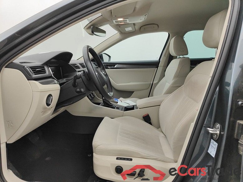 Skoda Superb Combi 1.4 TSI iV 160kW DSG6 Style 5d #3