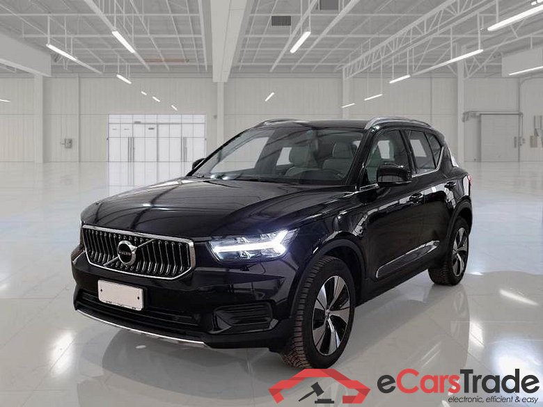 VOLVO XC40 / 2017 / 5P / SUV T4 Plug-in Hybrid auto Rech Inscrip Expr #1