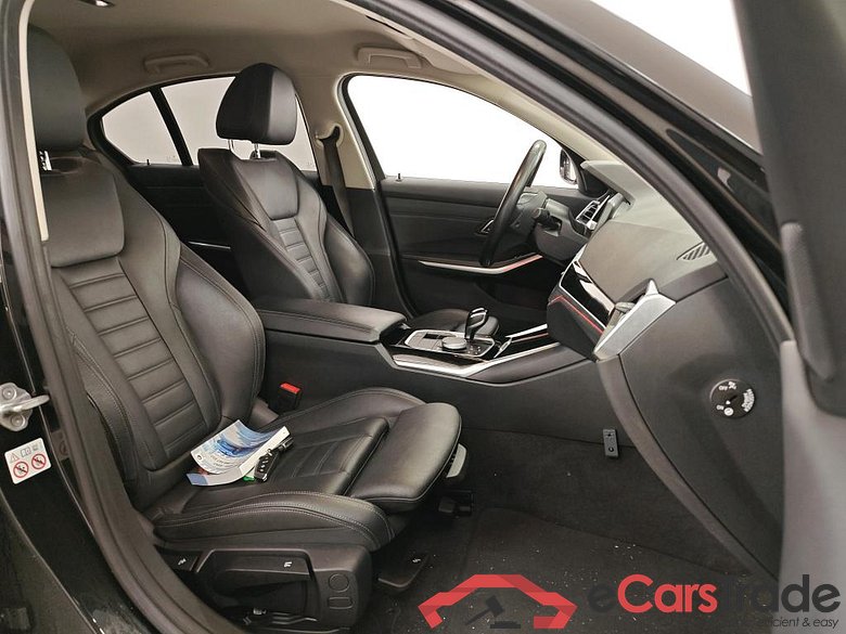 BMW 3 Serie Sedan 318iA Sport Line 4d #3