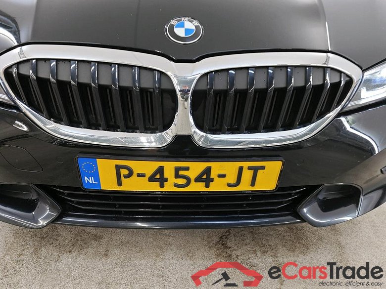 BMW 3 Serie Sedan 318iA Sport Line 4d #5