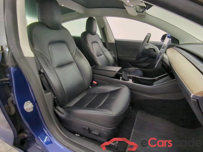 Tesla Model 3 Standard Range Plus RWD 4d #3
