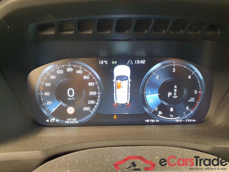 Volvo XC90 2.0 B5 D 4WD Geartronic Momentum Pro 7PL 5d #6
