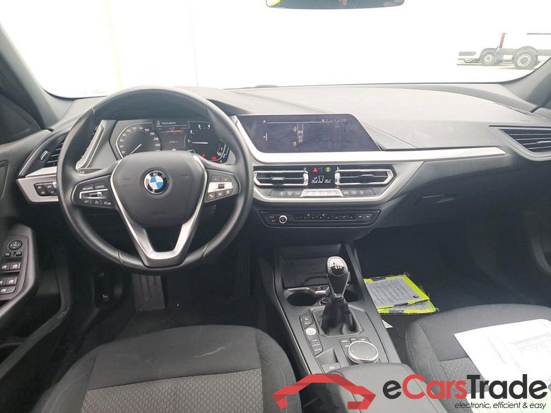 BMW Serie 1 / 2019 / 5P / berlina con portón 118i #3