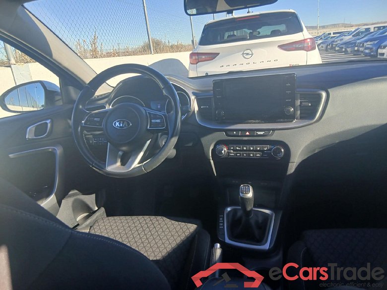 KIA XCeed / 2019 / 5P / todoterreno 1.0 T-GDi Drive 88kW (120CV) #3
