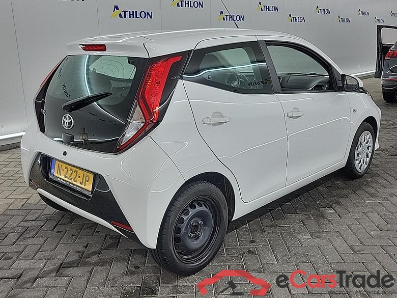 TOYOTA Aygo 1.0 VVT-i x-play 5D 53kW #3