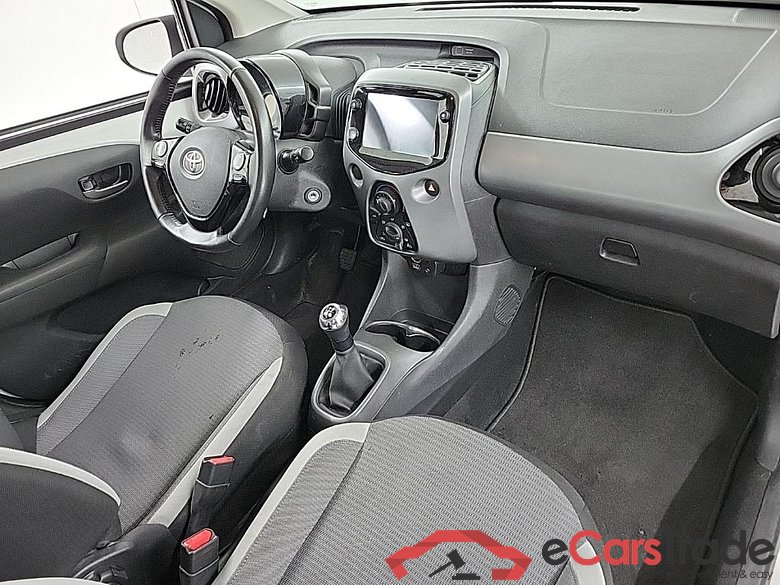 TOYOTA Aygo 1.0 VVT-i x-play 5D 53kW #6