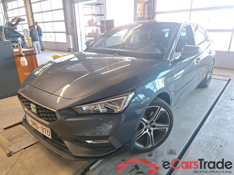 SEAT - SEA LEON  PHEV 1.4  204PK DSG Pack Dynamic & Winter & Safe Driving L & Kessy & Full LED & Rear Camera  * HYBRID *