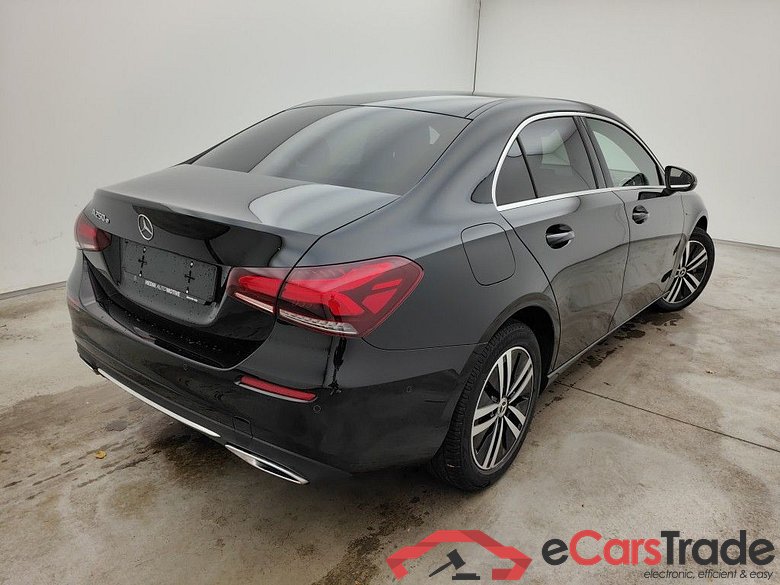 Mercedes-Benz A-Klasse Limousine A 250e Business Solution 4d #2