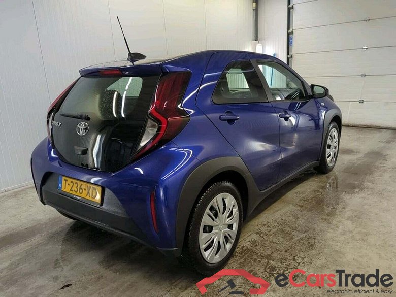 TOYOTA Aygo X 1.0 VVT-i MT Play #2