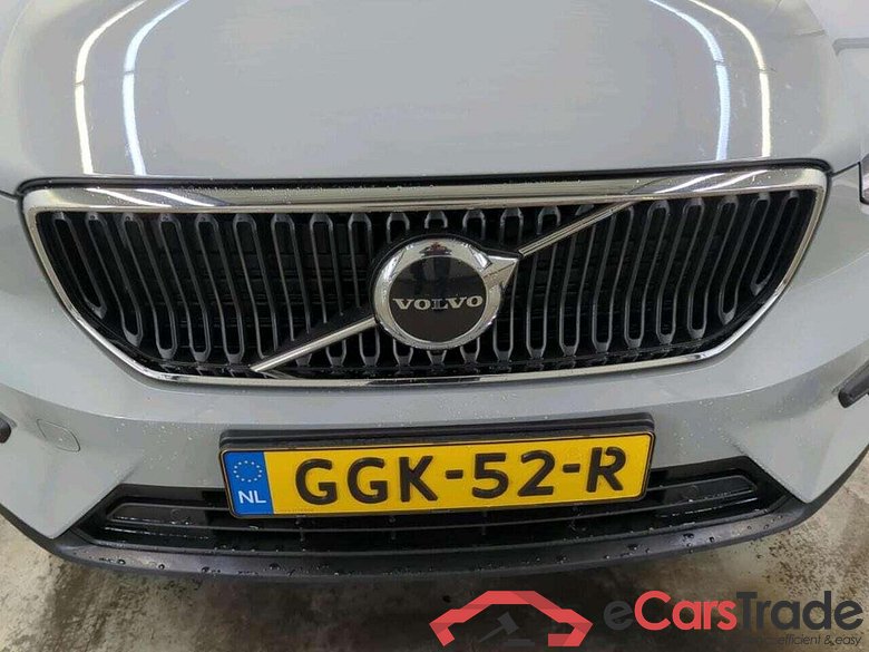 VOLVO XC40 2.0 B3 Essential #6