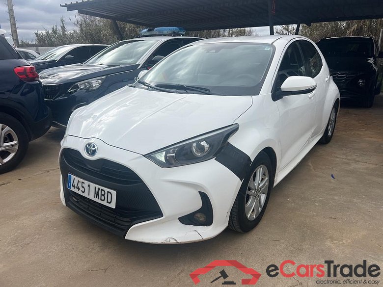TOYOTA Yaris / 2020 / 5P / berlina con portón 1.5 120H Business Plus