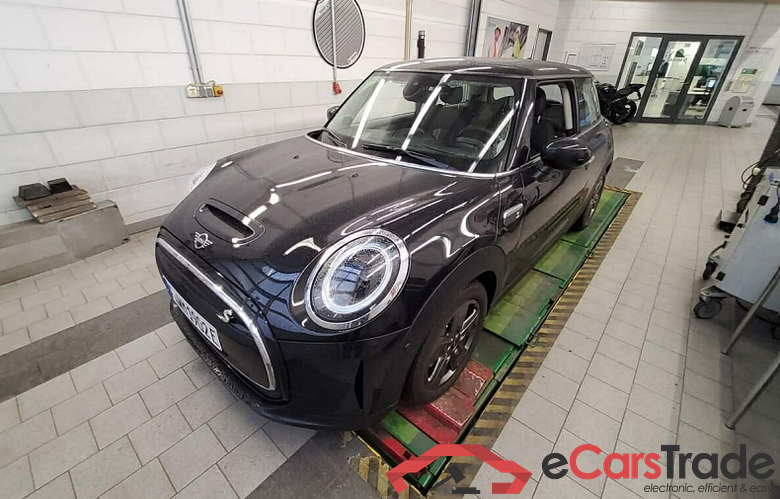 MINI MINI Cooper SE Essential Trim 3d 135kW #1