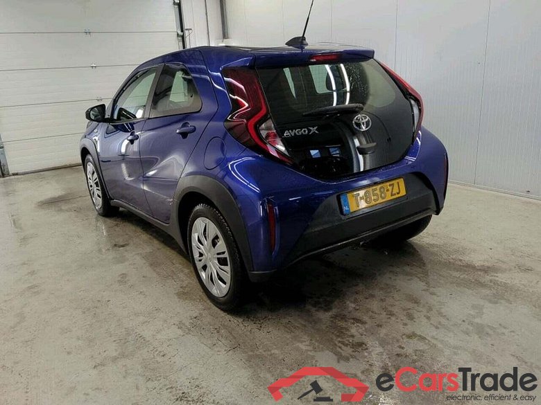 TOYOTA Aygo X 1.0 VVT-i MT Play #6
