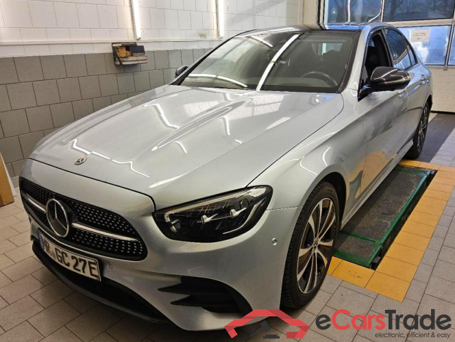 E -Klasse Lim. E 300 de (213.016)AMG 2.0 AMG Line 225KW AT9 E6d #1
