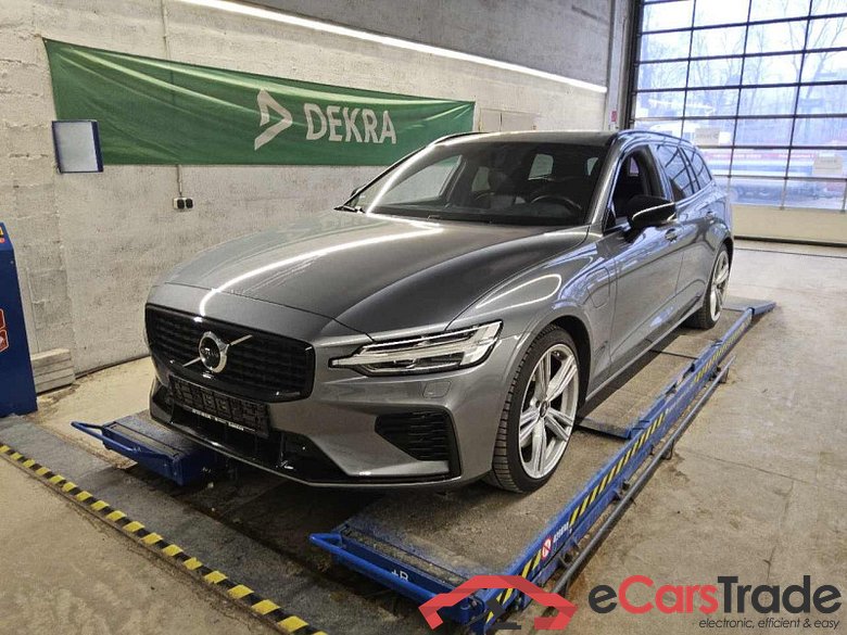 Volvo V60 Kombi (2018->) DE - Kb5 T6 Twin Engine AWD PHEV EU6d, R Design Plug-In AWD (E6d), 2020 - 2021