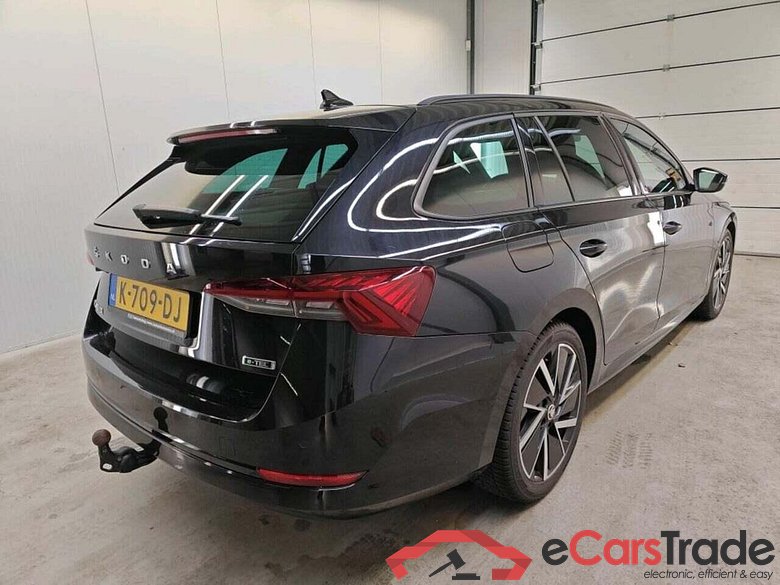 SKODA Octavia Combi 1.0 e-TSI Sport Bns #2