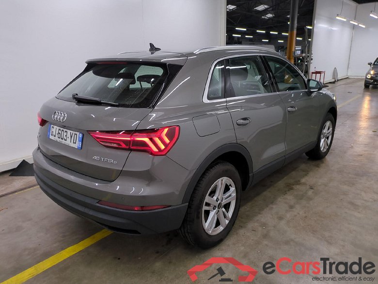 AUDI Q3 / 2018 / 5P / SUV 45 TFSI E 245 S TRONIC BUSINESS LINE #3