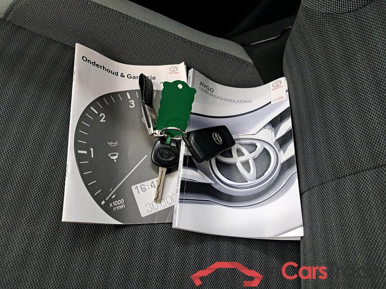 Toyota AYGO 1.0 VVT-i x-play 5d #4