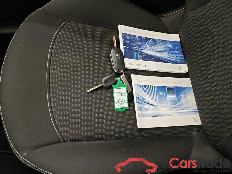 Peugeot 208 Blue Lease 1.2 PureTech 82 99g 5d #4