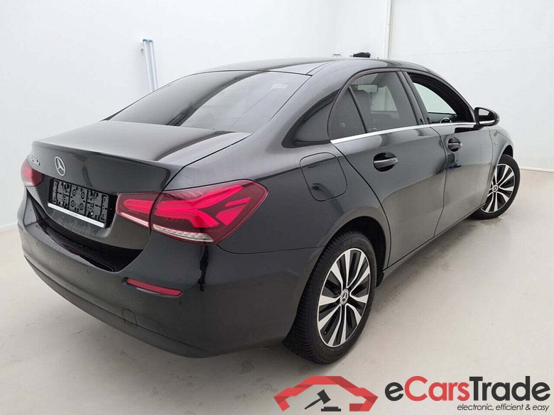 Mercedes A 250e Limo Plug-In Hybrid Aut. LED-Xenon Widescreen Navi 1/2 Sport-Leather KeylessGo Camera Klima PDC ... #3