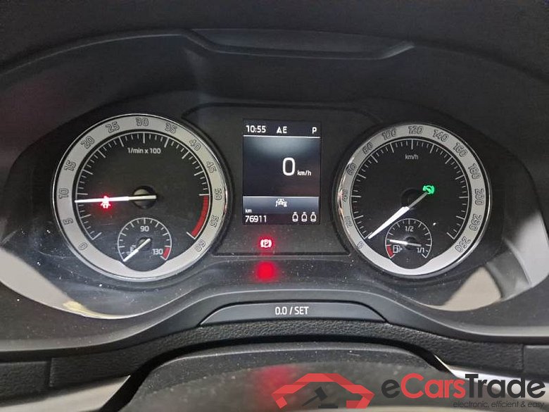 SKODA KAROQ / 2022 / 5P / SUV 2.0 TDI 85KW EVO SCR EXECUTIVE DSG #4